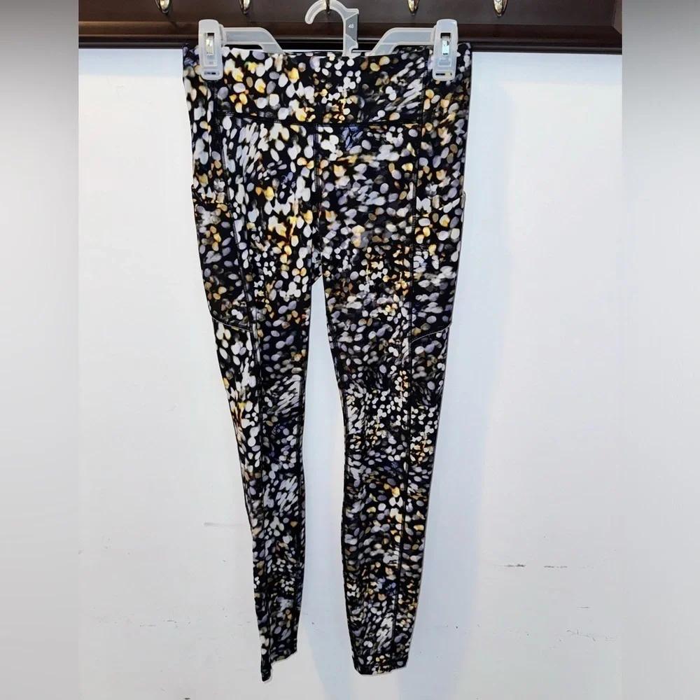 Lululemon Speed Up Tight Full on Luxtreme Size 6